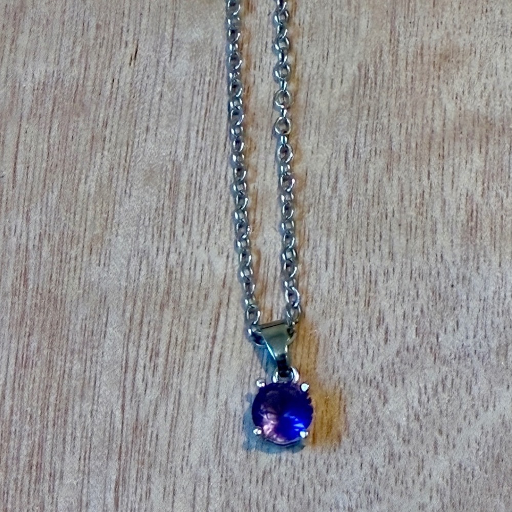 Purple Faux Gemstone Solitaire Pendant Necklace Silver Tone Round Prong Set